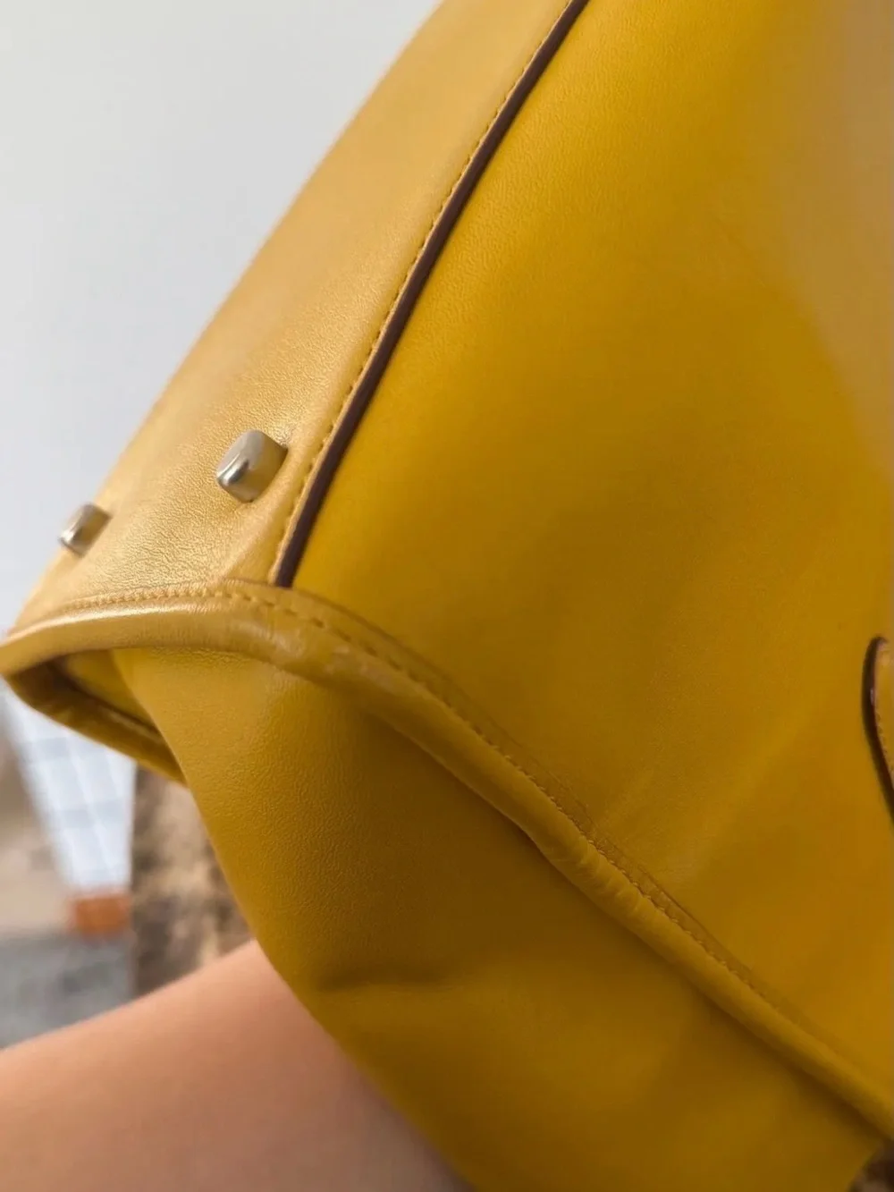 Coach - Mini Carryall in Yellow